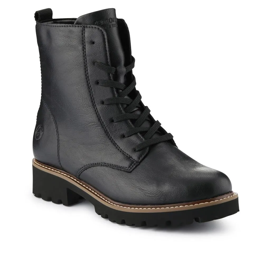 Leather Lace-Up Ankle Boots - DRS40513 / 326 360