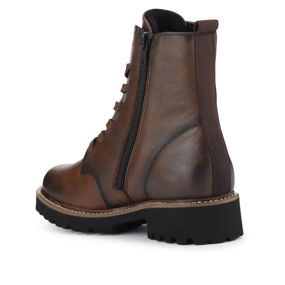 Leather Lace-Up Ankle Boots - DRS40513 / 326 360