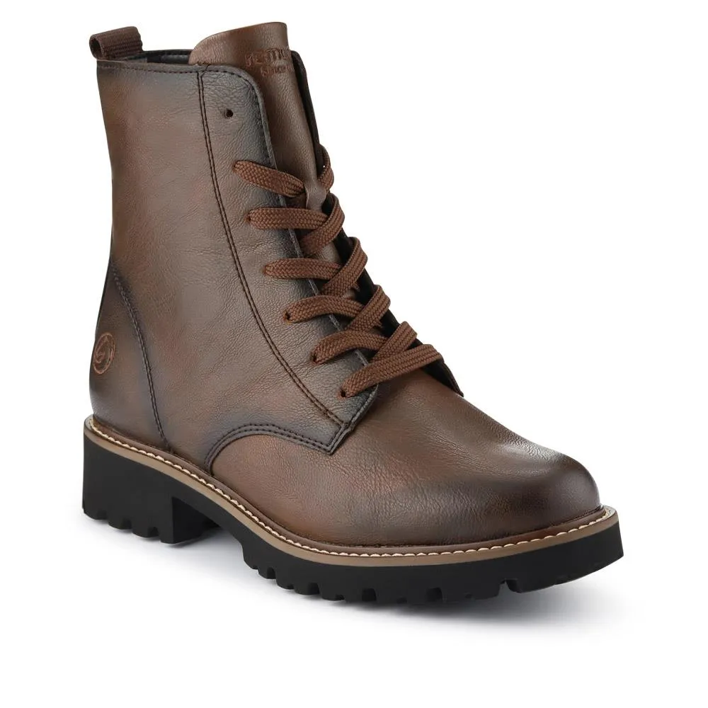 Leather Lace-Up Ankle Boots - DRS40513 / 326 360
