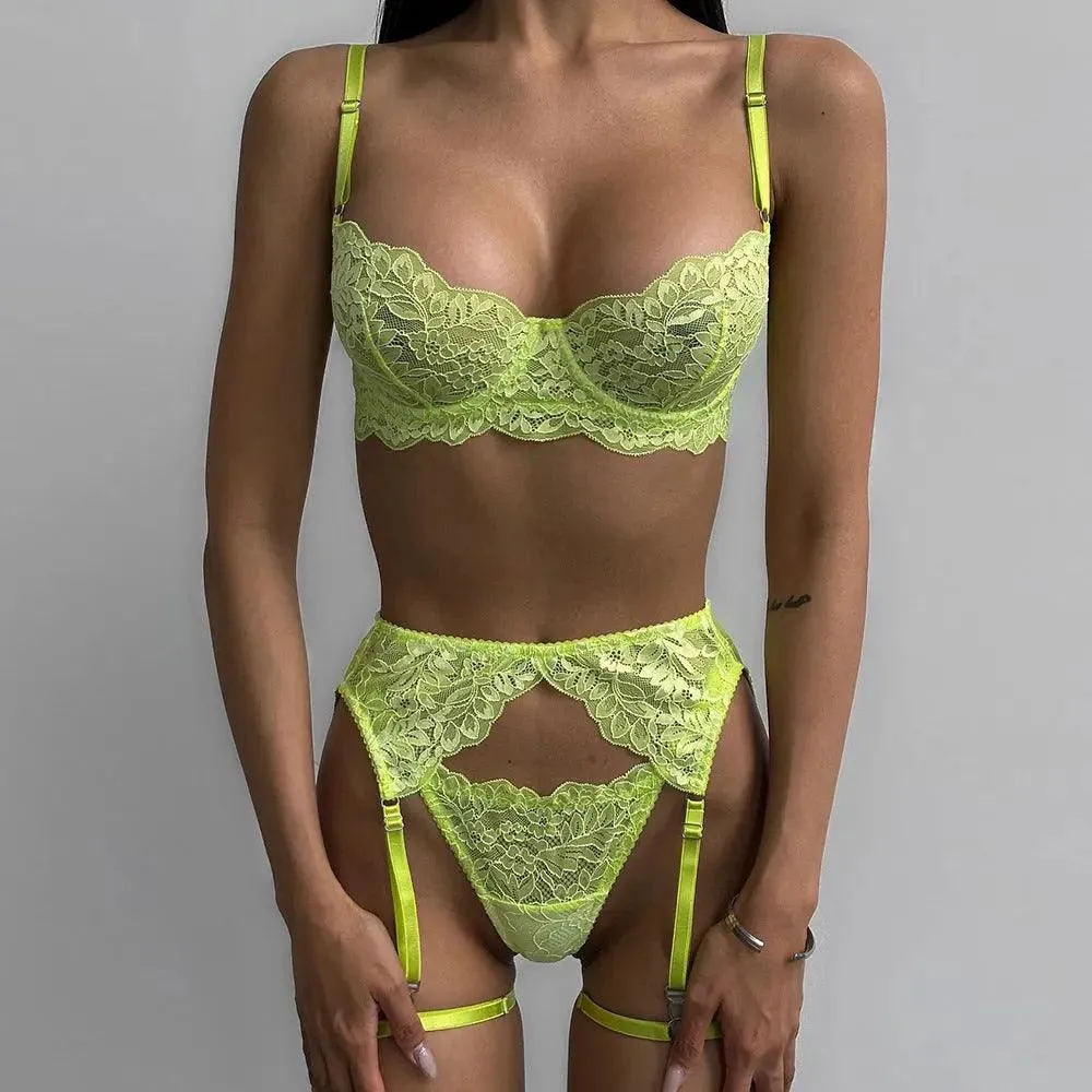 Simple Lace Gathered Four-piece Set